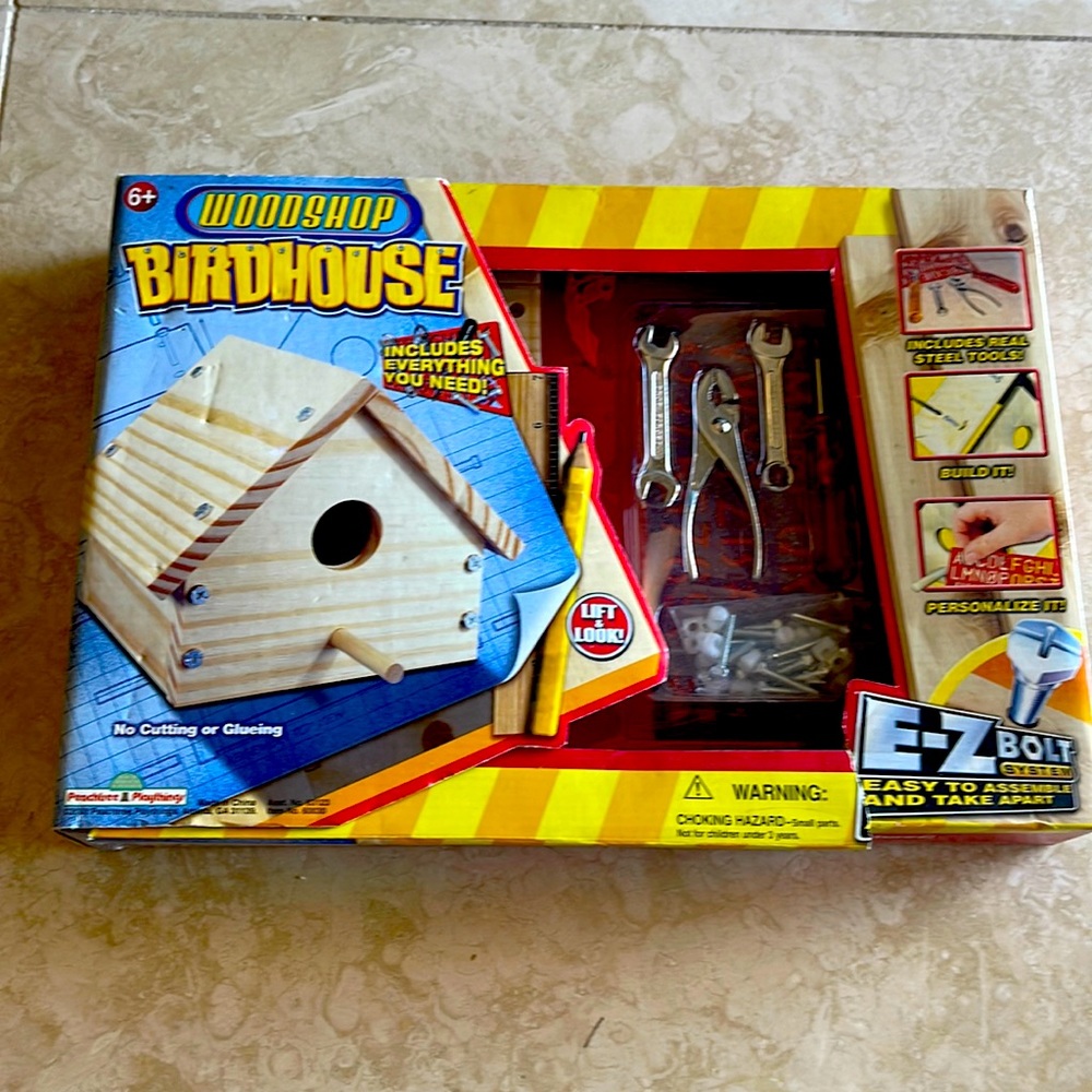 Woodshop Birdhouse building toy